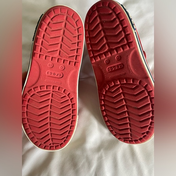 CROCS Kids Bright Red Sandals - Picture 2 of 4